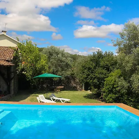 Casa Da Tia Augusta بيت للعطل